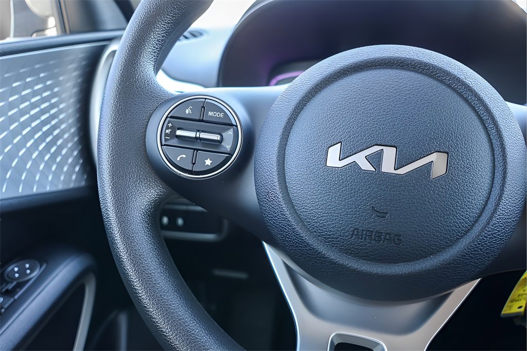 Used 2023 Kia Soul LX image 12