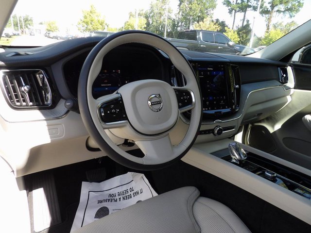 Certified 2023 Volvo XC60 T8 Ultimate w/ Climate Package image 8