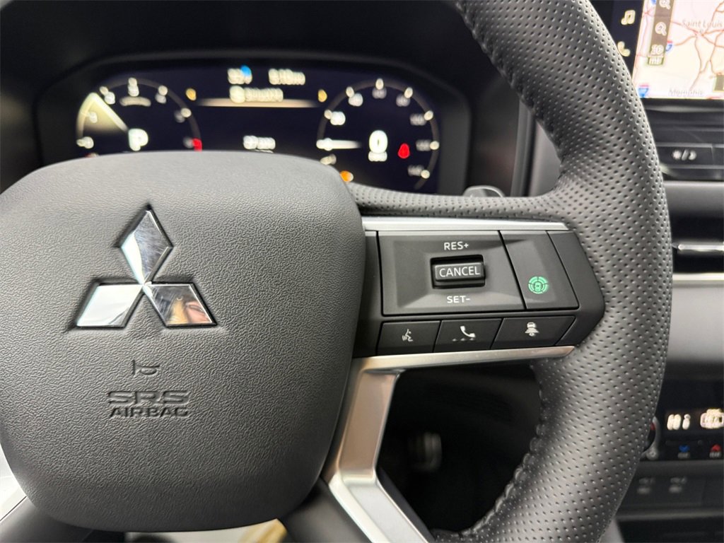 New 2026 Mitsubishi Outlander SEL image 35