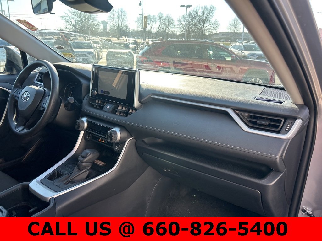 Used 2025 Toyota RAV4 XLE image 6