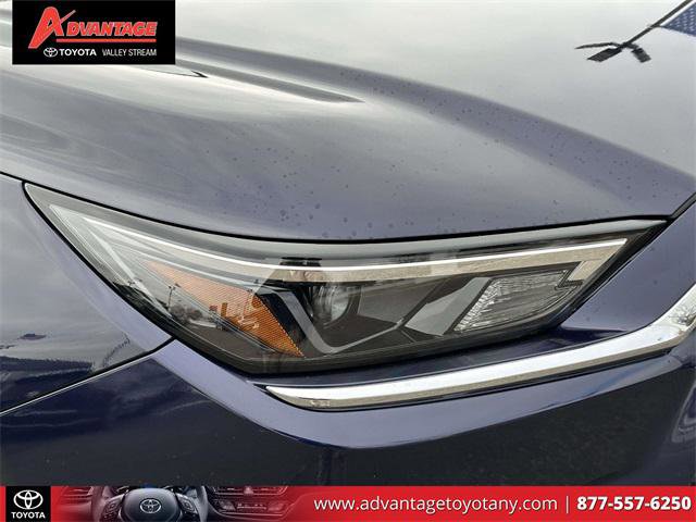 Certified 2025 Toyota Grand Highlander AWD image 12