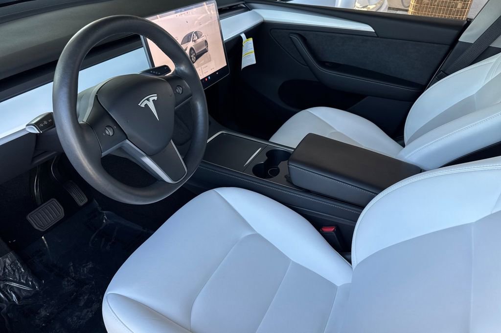 Used 2023 Tesla Model Y Long Range AWD/4WD image 9