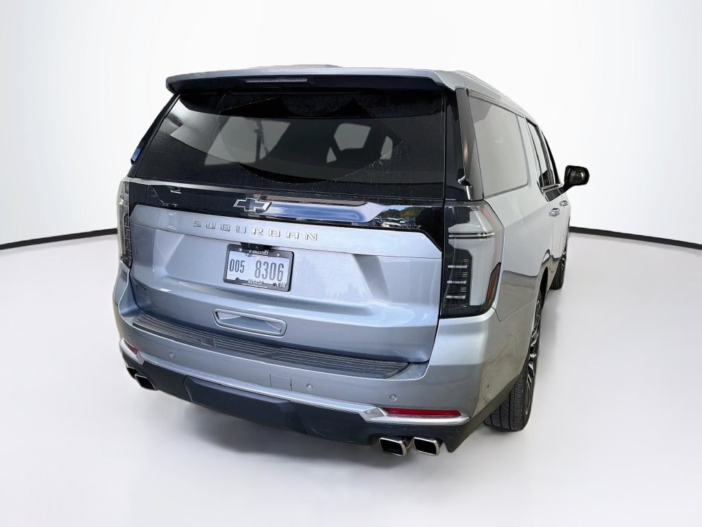 Used 2026 Chevrolet Suburban High Country AWD/4WD image 5