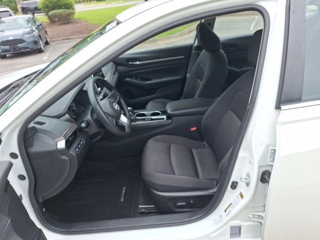 Used 2023 Nissan Altima 2.5 SV image 11