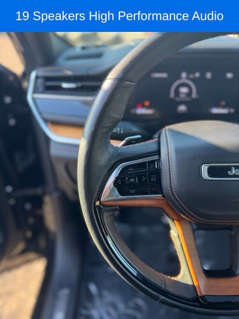 Used 2023 Jeep Grand Cherokee Summit AWD/4WD image 17