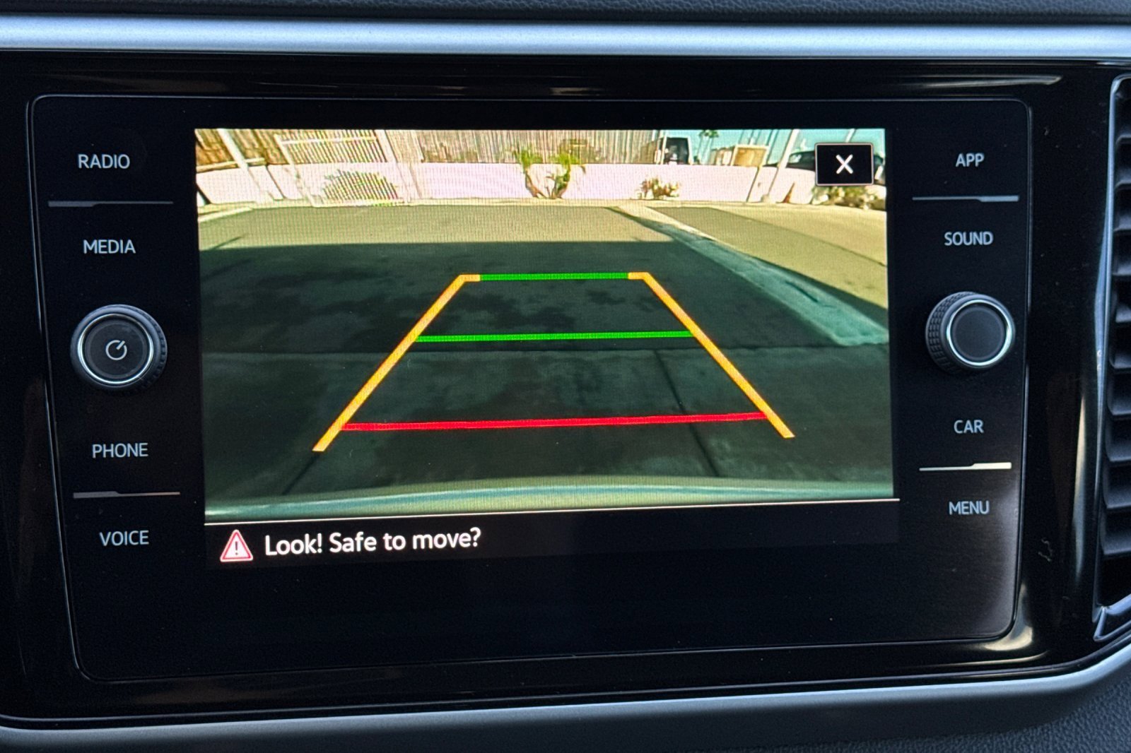 Certified 2022 Volkswagen Atlas Cross Sport SE image 20