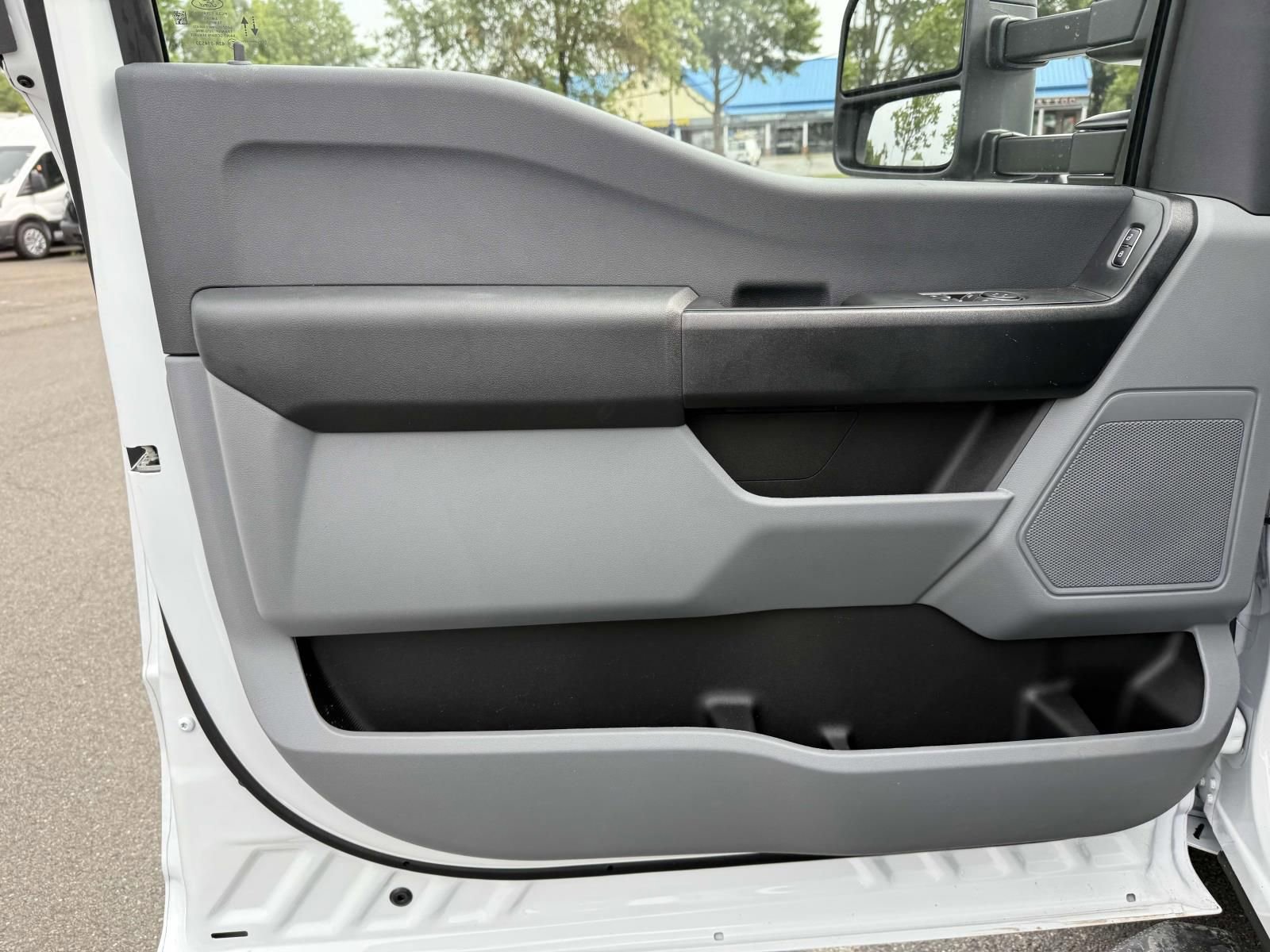 New 2025 Ford F350 XL w/ XL Chrome Package RWD image 8