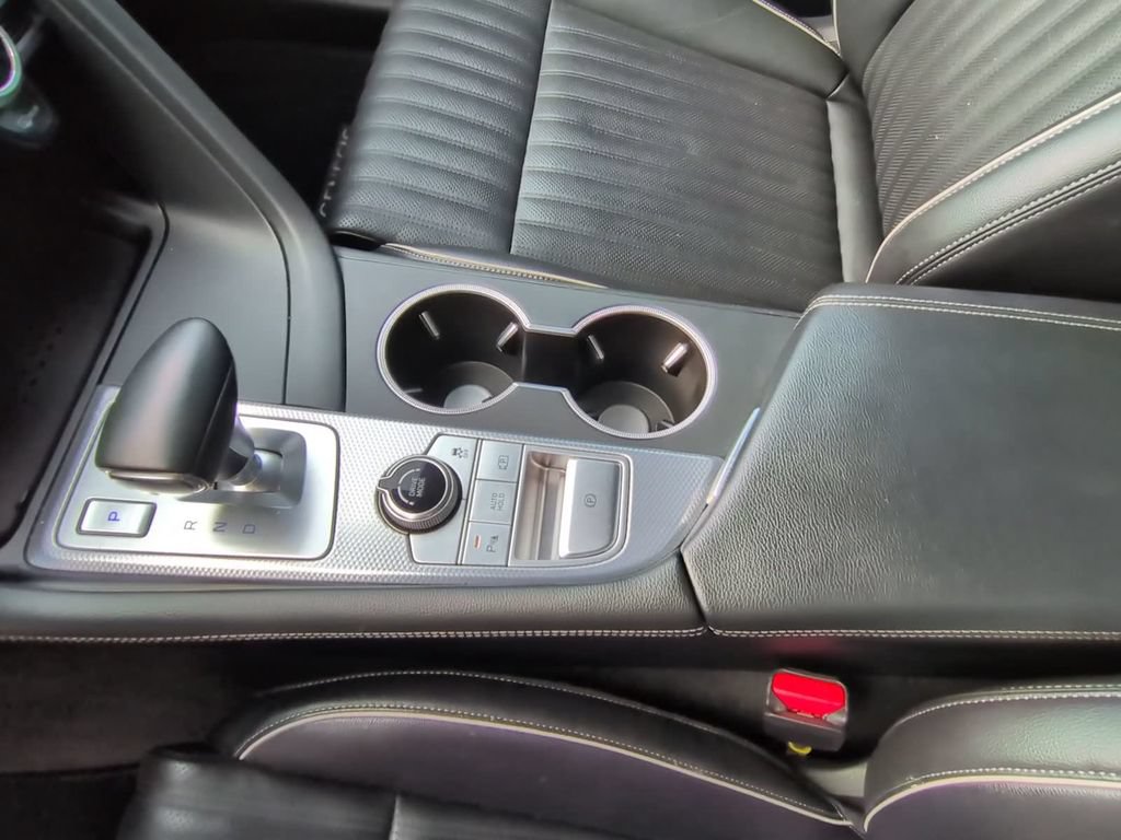 Used 2022 Genesis G70 2.0T w/ Prestige Package AWD/4WD image 22