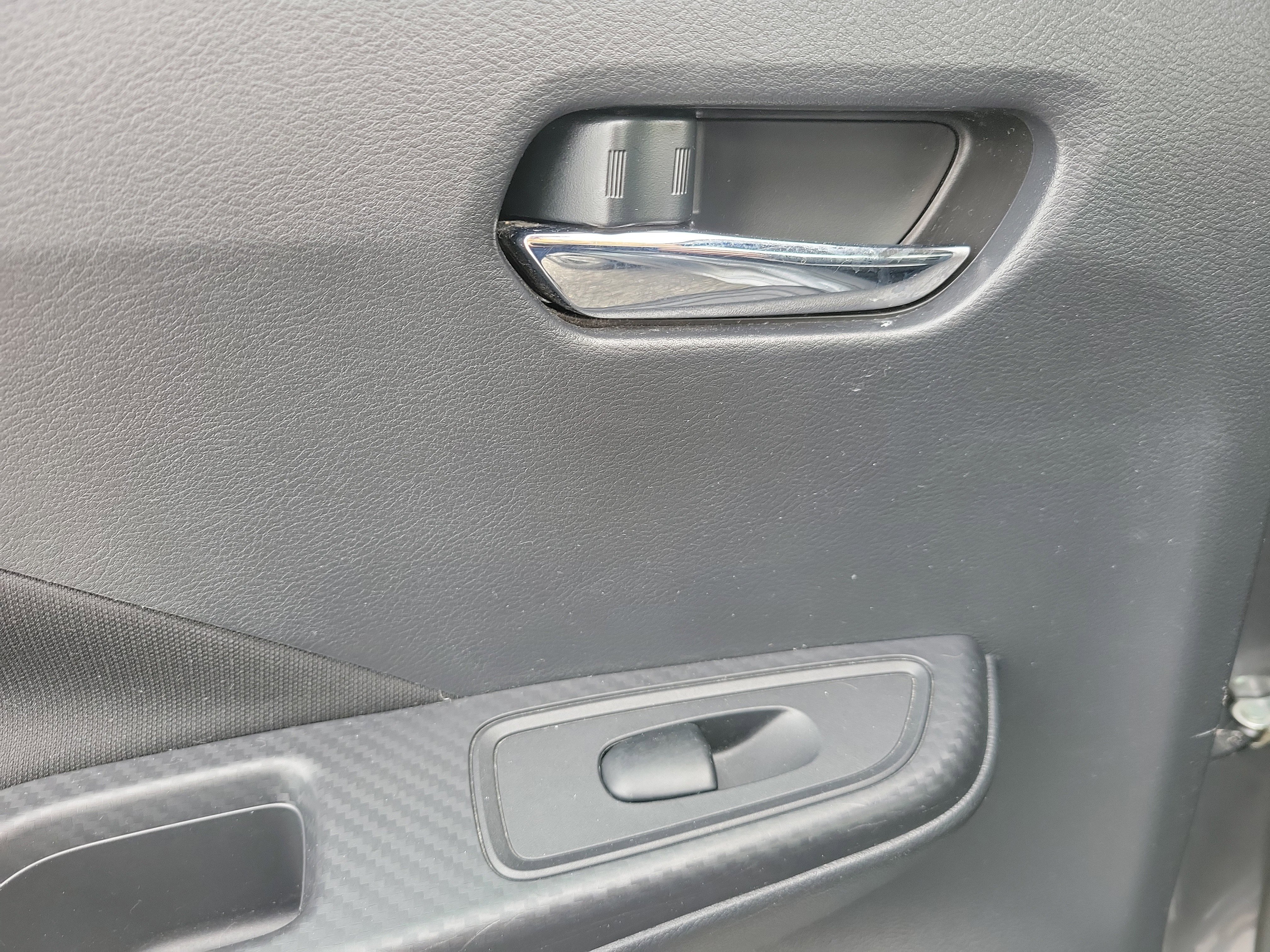 Used 2021 Nissan Versa SV image 25