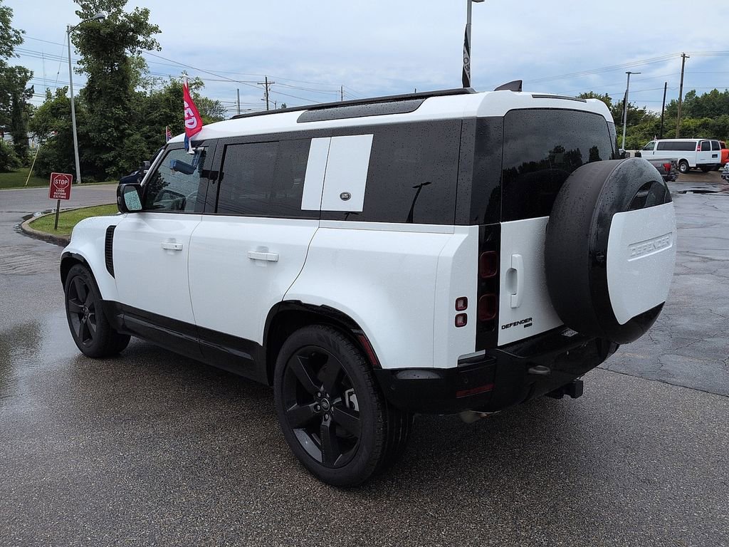 Used 2023 Land Rover Defender 110 X-Dynamic SE AWD/4WD image 5