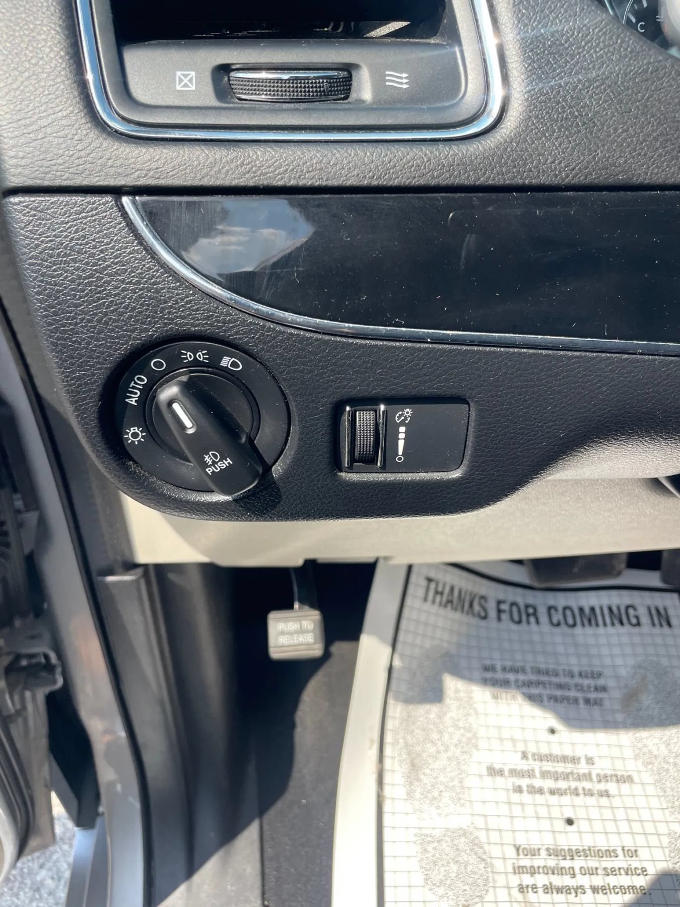 Used 2019 Dodge Grand Caravan SXT FWD image 19