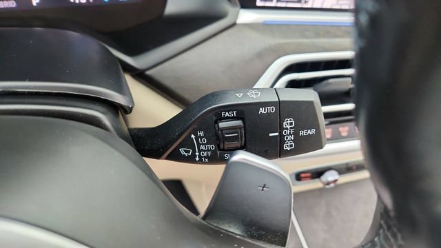 Used 2022 BMW X5 xDrive45e w/ M Sport Package image 42