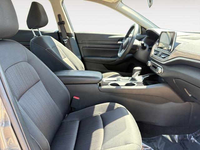 Used 2024 Nissan Altima 2.5 SV FWD image 14