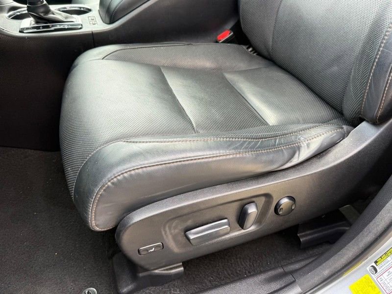 Used 2017 Toyota Highlander Limited w/ Carpet Mat Package AWD/4WD image 26