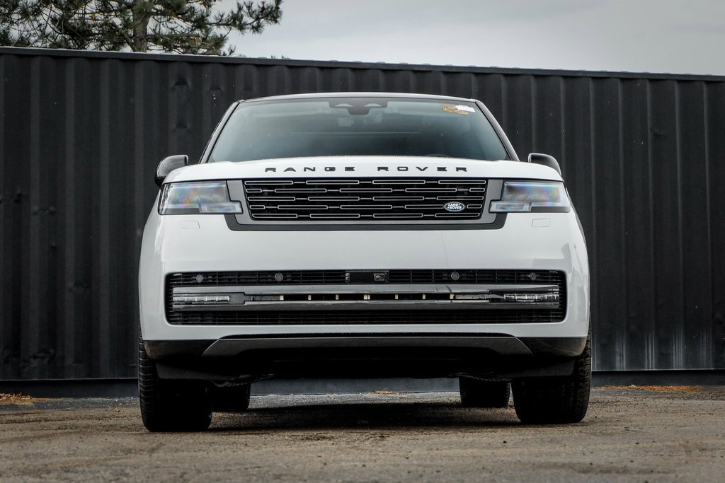 New 2025 Land Rover Range Rover SE image 5
