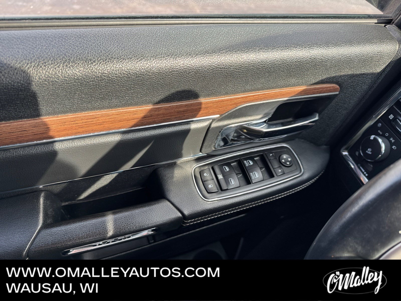 Used 2014 RAM 1500 Laramie w/ Trailer Tow Group image 19