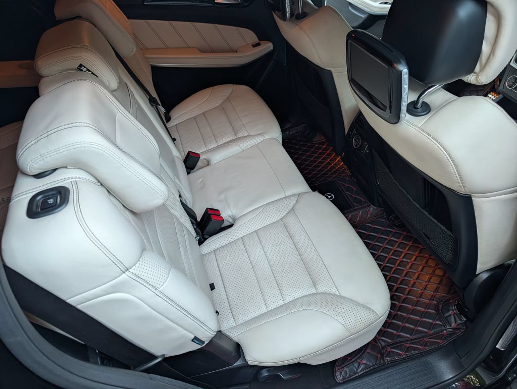 Used 2015 Mercedes-Benz GL 63 AMG 4MATIC image 33