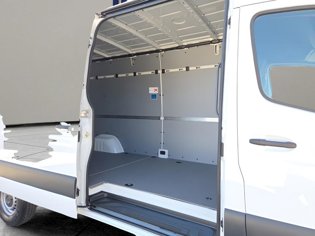 Used 2025 Mercedes-Benz Sprinter 2500 image 22