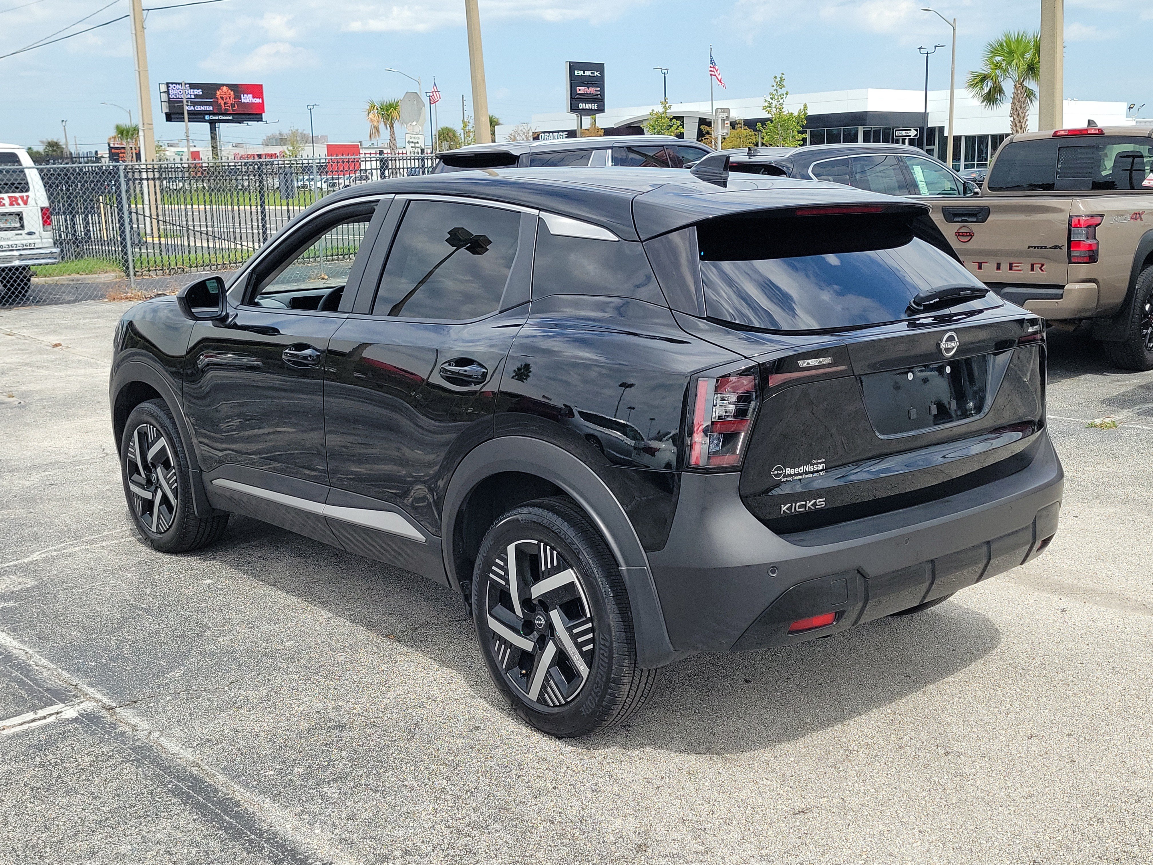 Certified 2025 Nissan Kicks SV w/ Charging Package FWD image 5