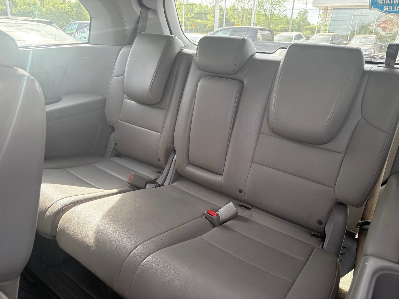 Used 2015 Honda Odyssey Touring image 15
