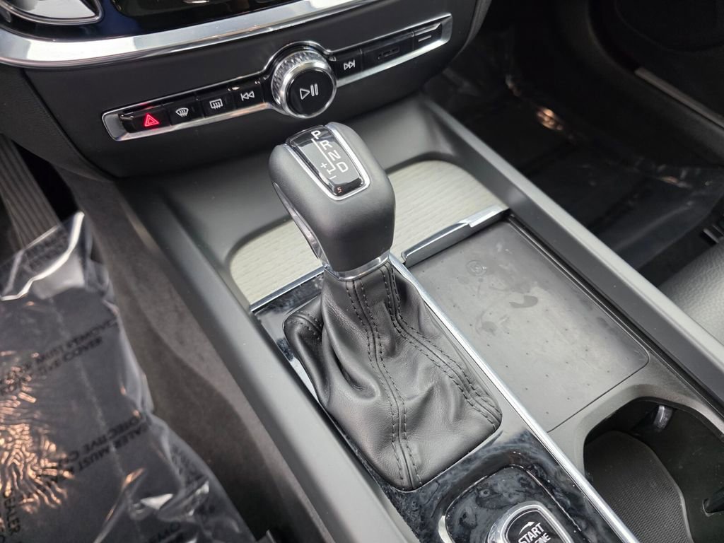 Used 2021 Volvo S60 T5 Inscription w/ Advanced Package image 22