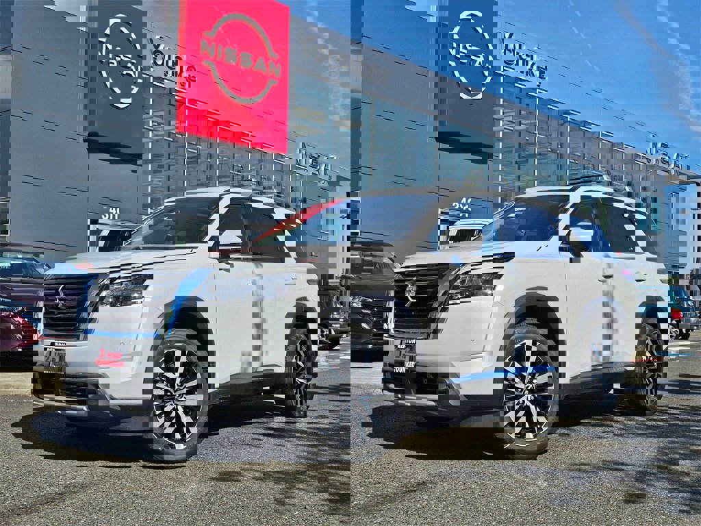 New 2025 Nissan Pathfinder Platinum w/ Cargo Package