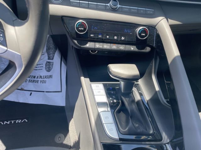 Used 2024 Hyundai Elantra SEL w/ Convenience Package FWD image 21