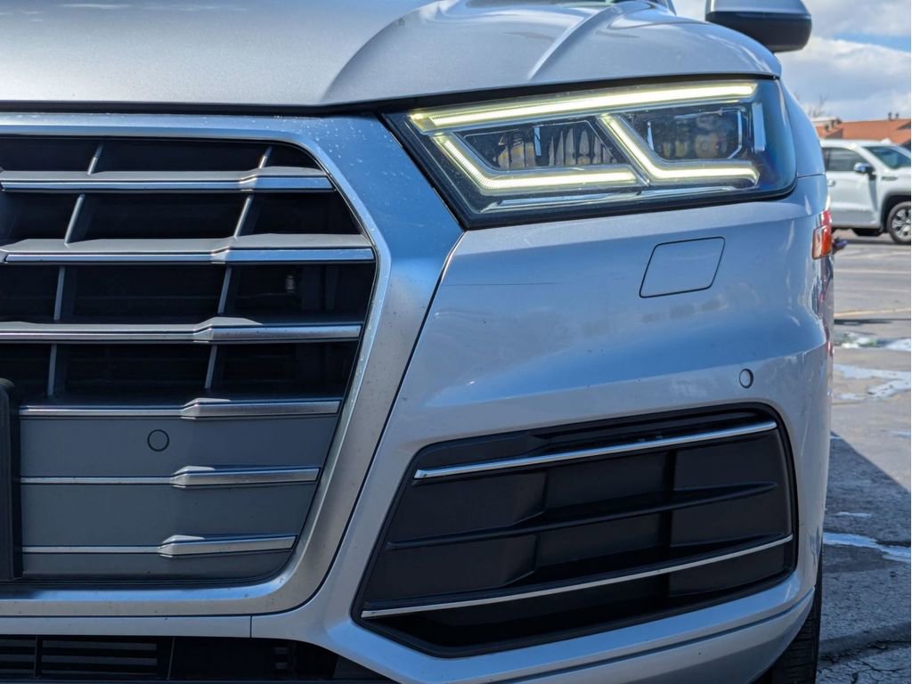 Used 2019 Audi Q5 2.0T Premium Plus w/ Premium Plus Package AWD/4WD image 9