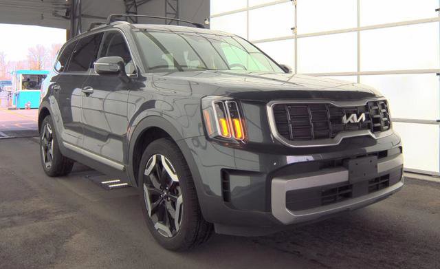 Used 2024 Kia Telluride S w/ S Sunroof Package image 2