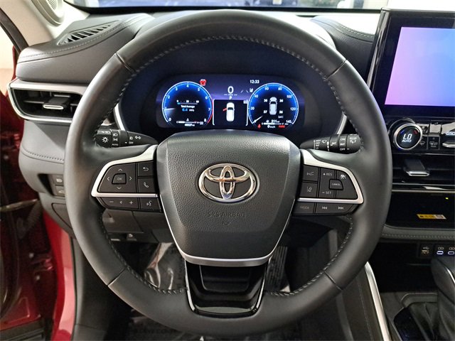 Used 2023 Toyota Highlander Limited image 27