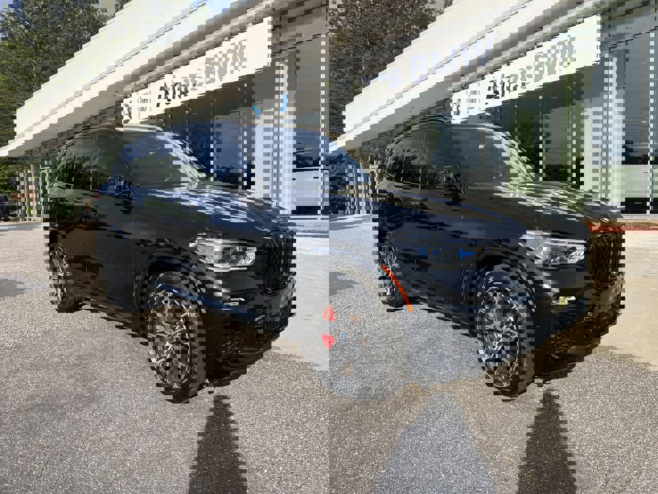 Used 2021 BMW X5 M50i w/ Executive Package image 2