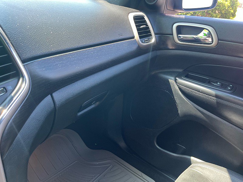 Used 2014 Jeep Grand Cherokee Altitude AWD/4WD image 25