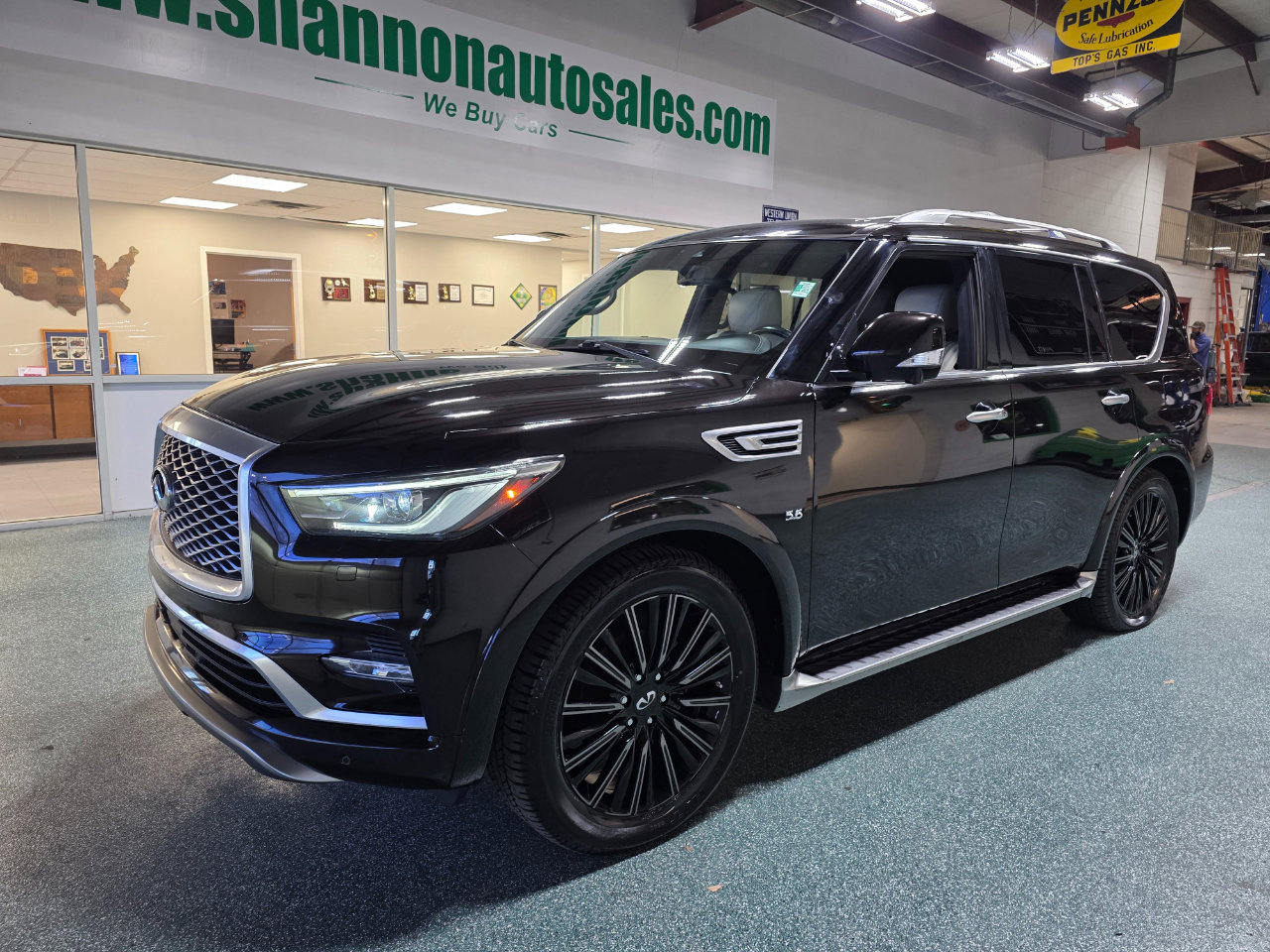 Used 2019 INFINITI QX80 Limited w/ All-Season Package image 2
