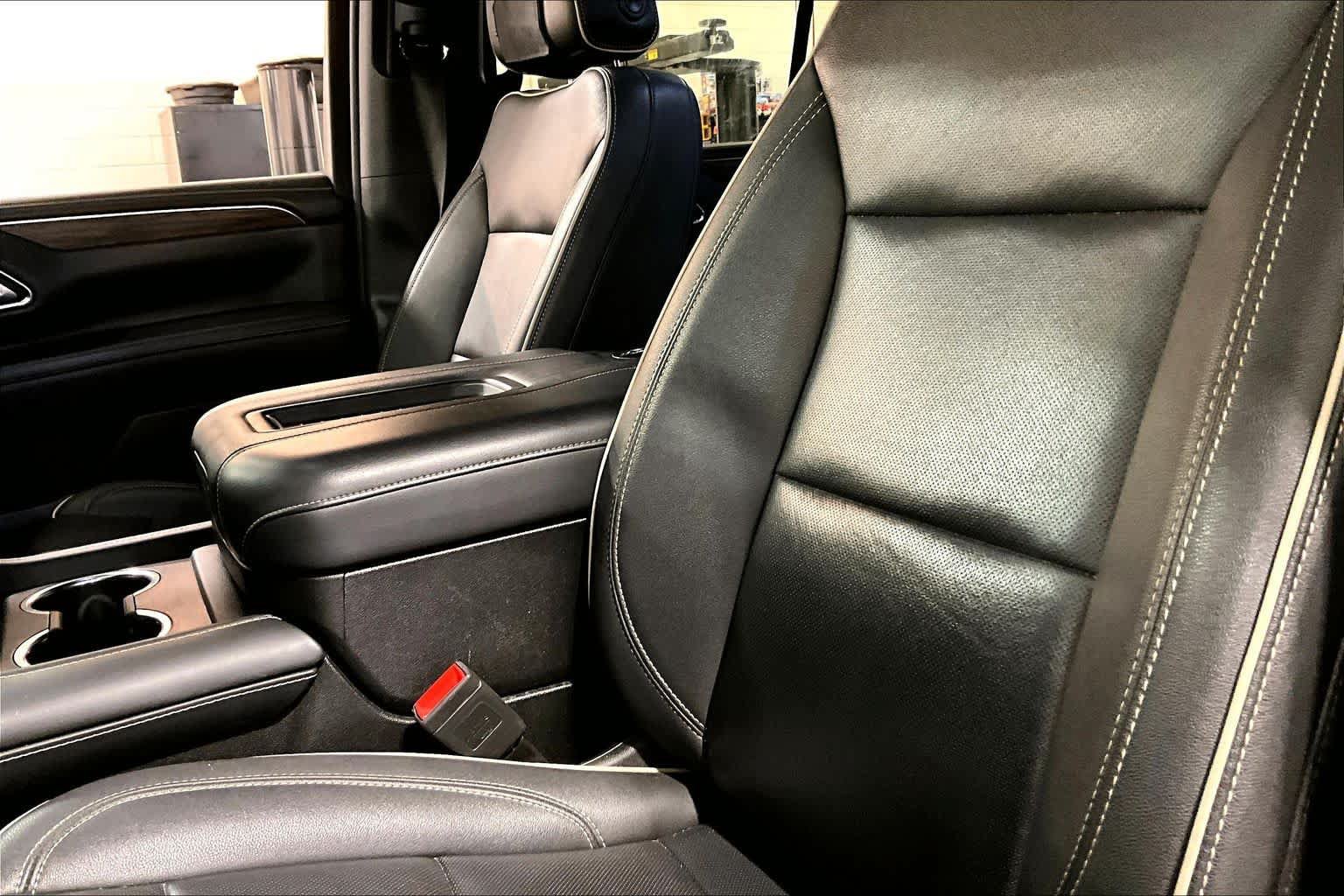 Used 2024 Chevrolet Tahoe Premier RWD image 15