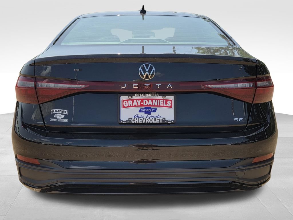 Used 2025 Volkswagen Jetta SE FWD image 7