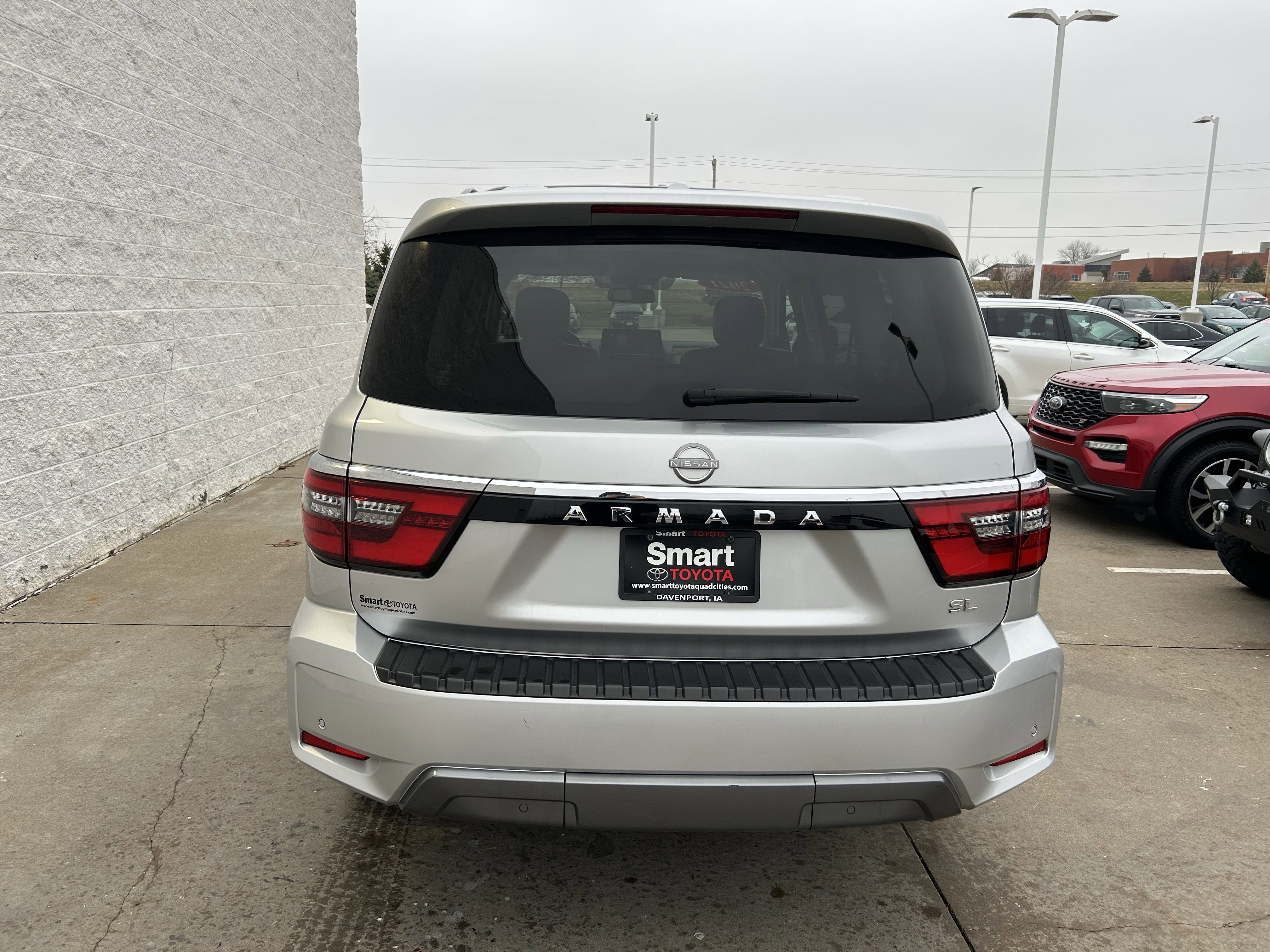 Used 2021 Nissan Armada SL w/ Captain's Chairs Package image 5