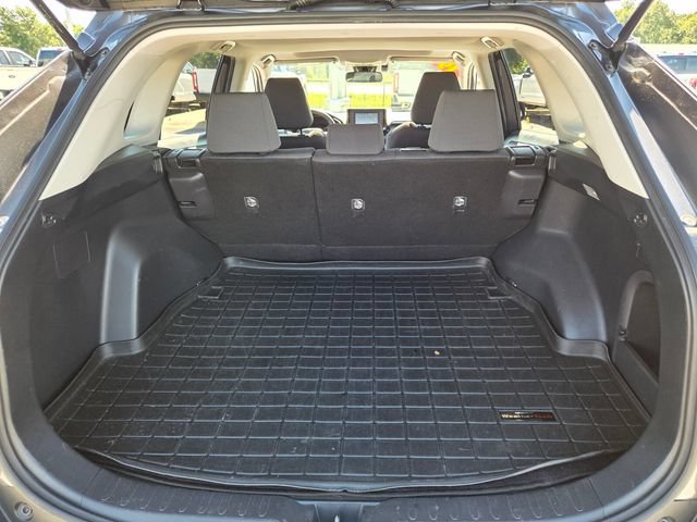 Used 2019 Toyota RAV4 XLE w/ Carpet Mat Package AWD/4WD image 12