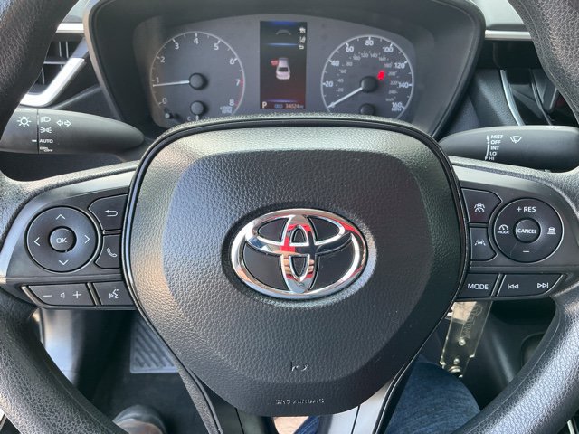Used 2025 Toyota Corolla LE FWD image 27