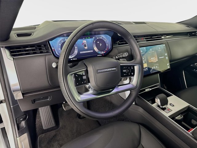 New 2026 Land Rover Range Rover Long Wheelbase SE AWD/4WD image 9