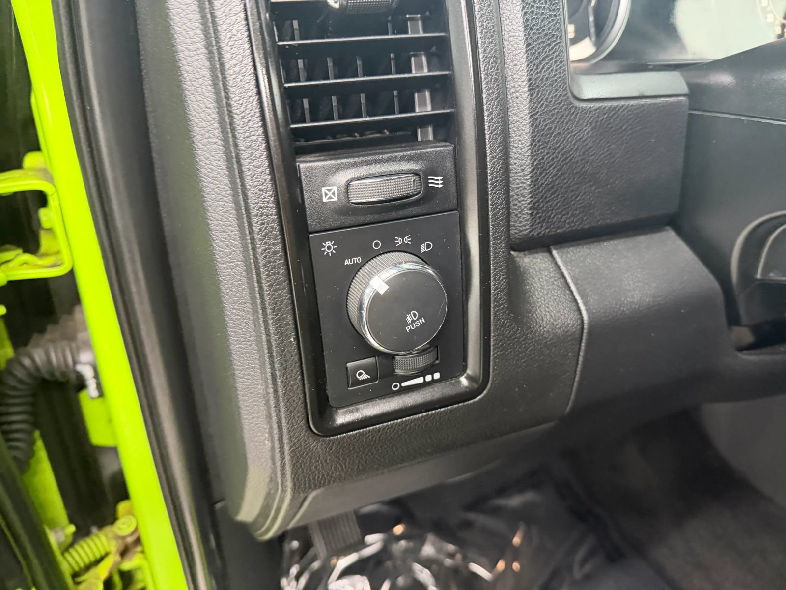 Used 2017 RAM 1500 Sport w/ Sublime Green Sport Package AWD/4WD image 23