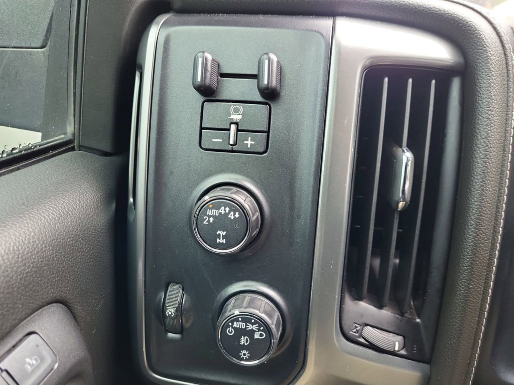 Used 2017 Chevrolet Silverado 1500 LTZ Z71 w/ LTZ Plus Package AWD/4WD image 23