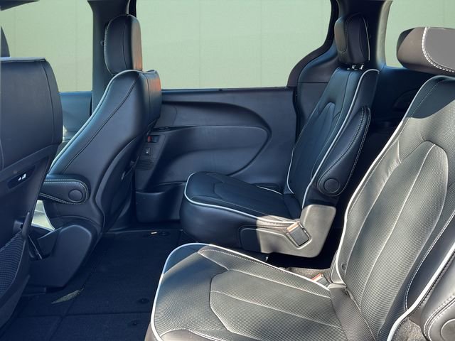 New 2026 Chrysler Pacifica Limited FWD image 21