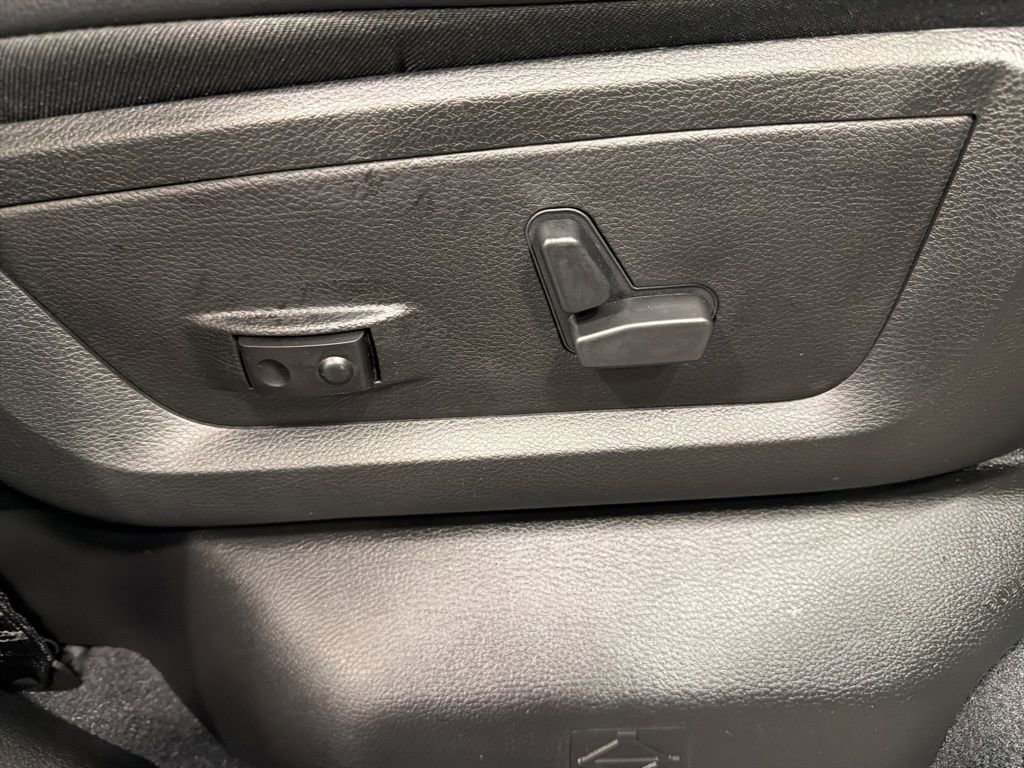 Used 2025 RAM 3500 Laramie w/ Night Edition AWD/4WD image 21