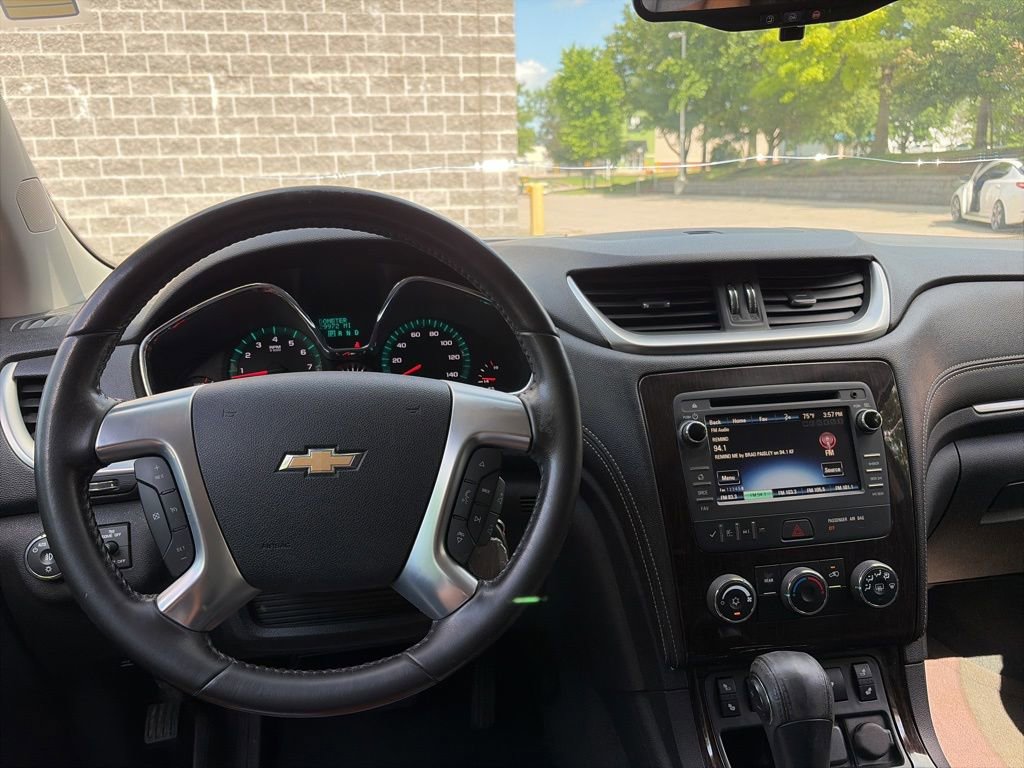 Used 2016 Chevrolet Traverse LT w/ Style and Technology Package FWD image 17
