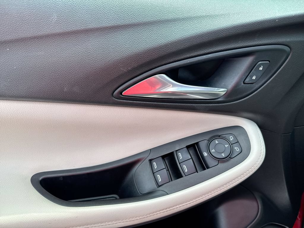 Used 2020 Buick Encore GX Preferred w/ Cold Weather Comfort Package FWD image 20
