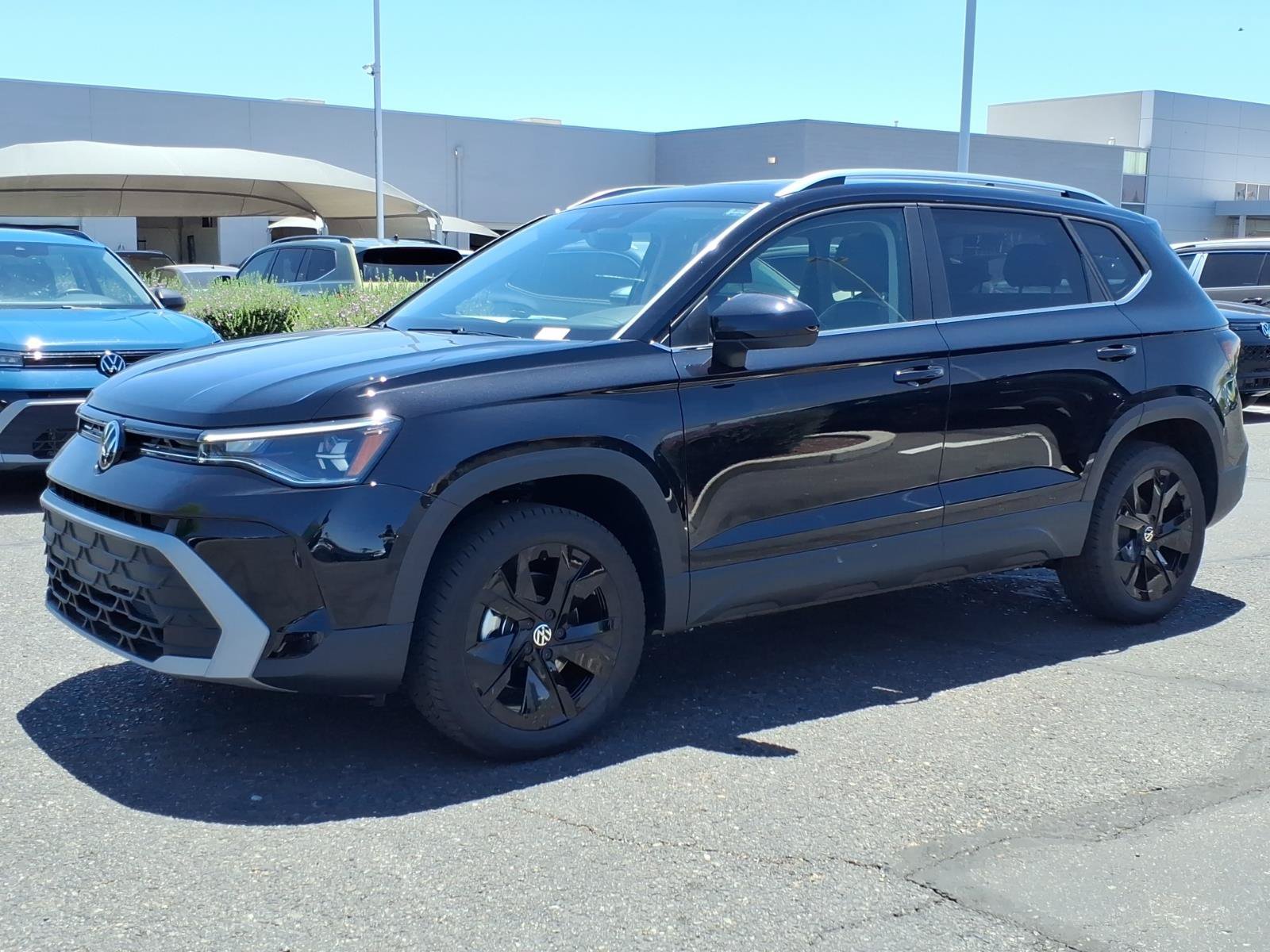 New 2026 Volkswagen Taos SE FWD image 3