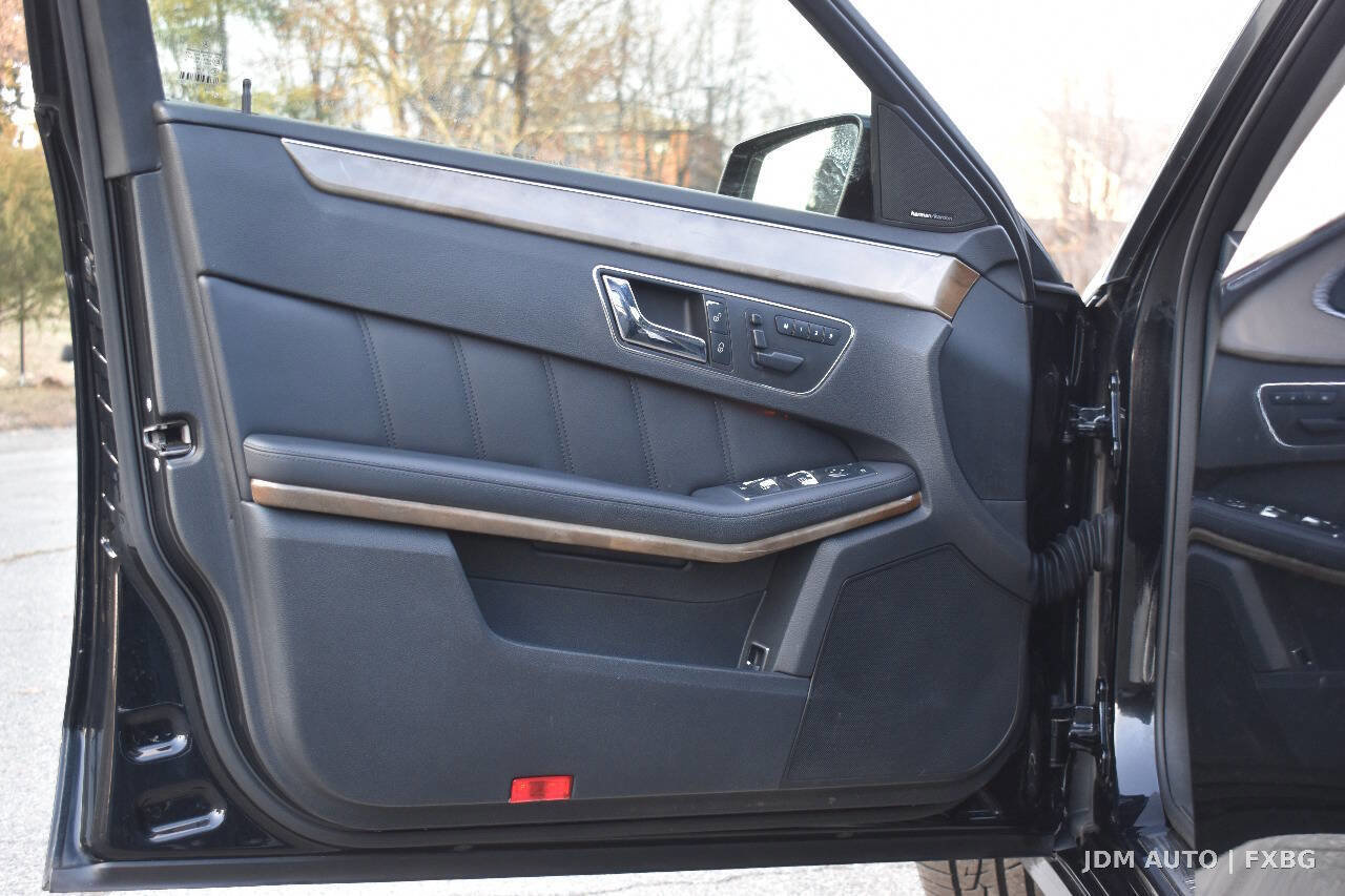 Used 2010 Mercedes-Benz E 350 Sedan image 8