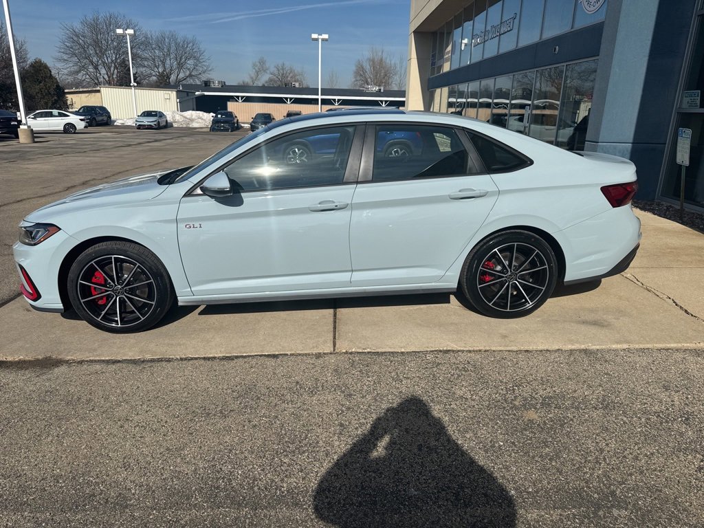 Certified 2025 Volkswagen Jetta GLI Autobahn image 5