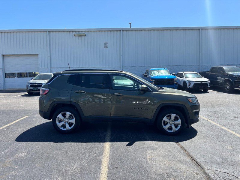 Used 2017 Jeep Compass Latitude w/ Popular Equipment Group image 6