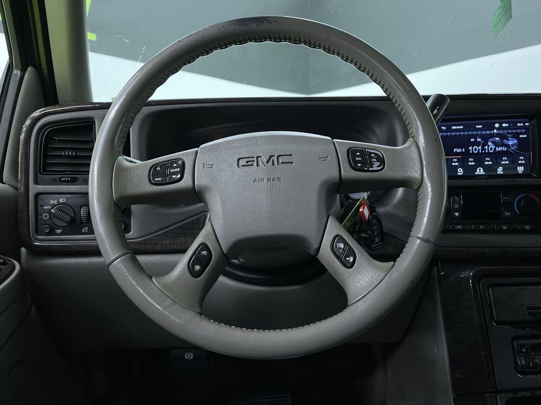 Used 2003 GMC Yukon Denali image 20